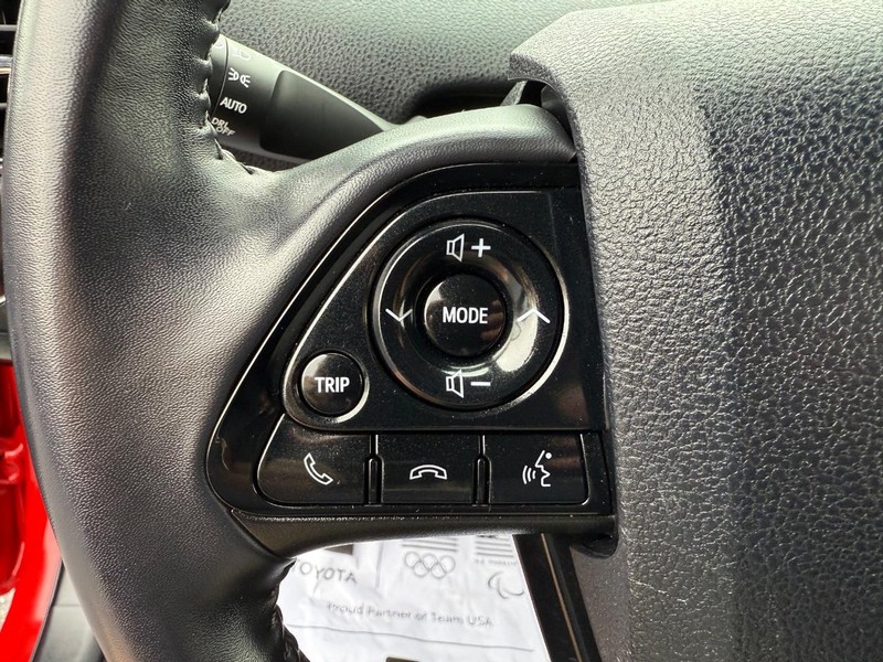 Toyota Prius Vehicle Image 13