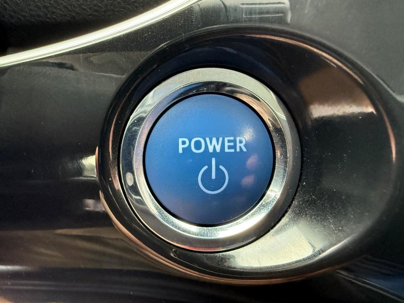 Toyota Prius Vehicle Image 15