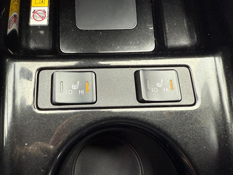 Toyota Prius Vehicle Image 16