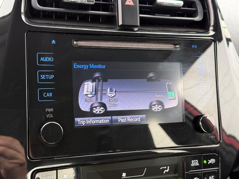 Toyota Prius Vehicle Image 17