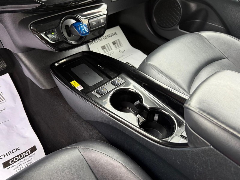 Toyota Prius Vehicle Image 20