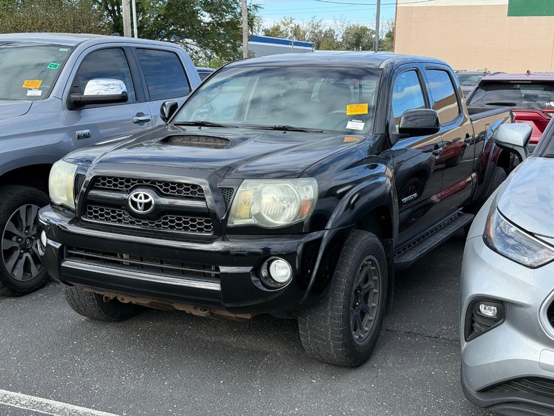 Toyota Tacoma Vehicle Image 02