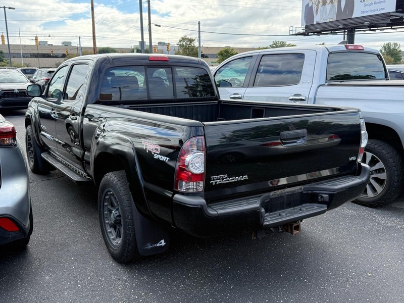 Toyota Tacoma Vehicle Image 03