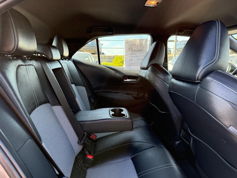 Toyota Corolla Hatchback Vehicle Image 10