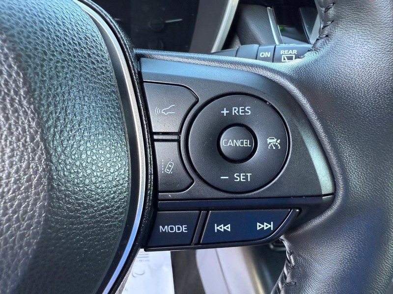 Toyota Corolla Hatchback Vehicle Image 14