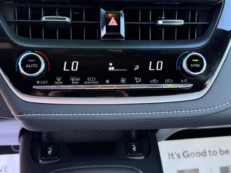 Toyota Corolla Hatchback Vehicle Image 19