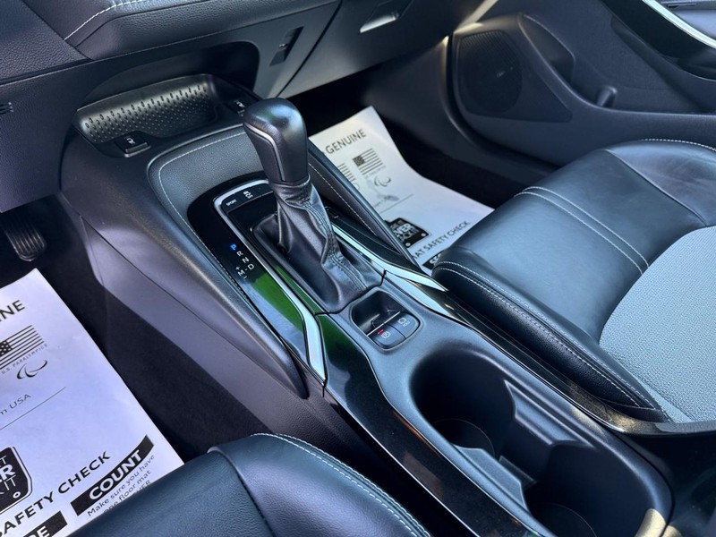 Toyota Corolla Hatchback Vehicle Image 20