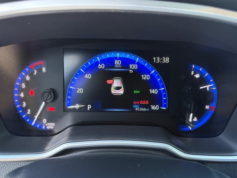 Toyota Corolla Hatchback Vehicle Image 22