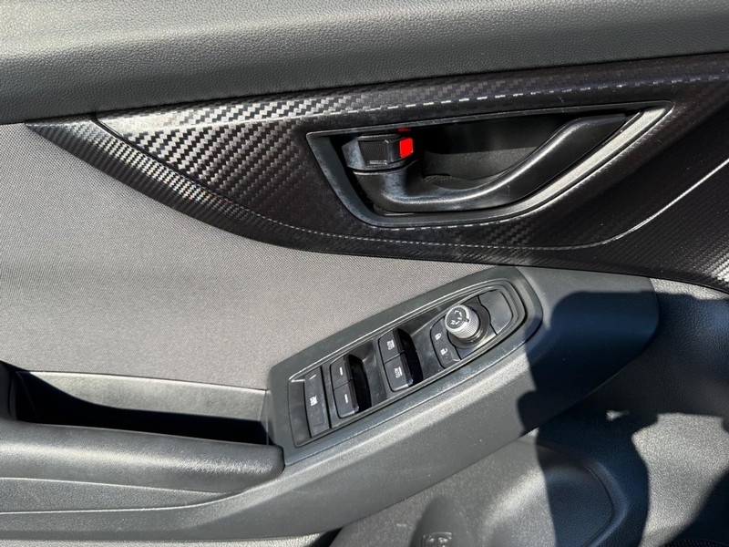 Subaru Crosstrek Vehicle Image 23