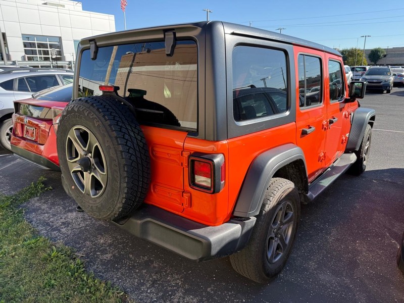 Jeep Wrangler Unlimited Vehicle Image 04