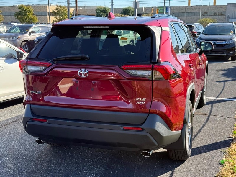 Toyota RAV4 Vehicle Image 04