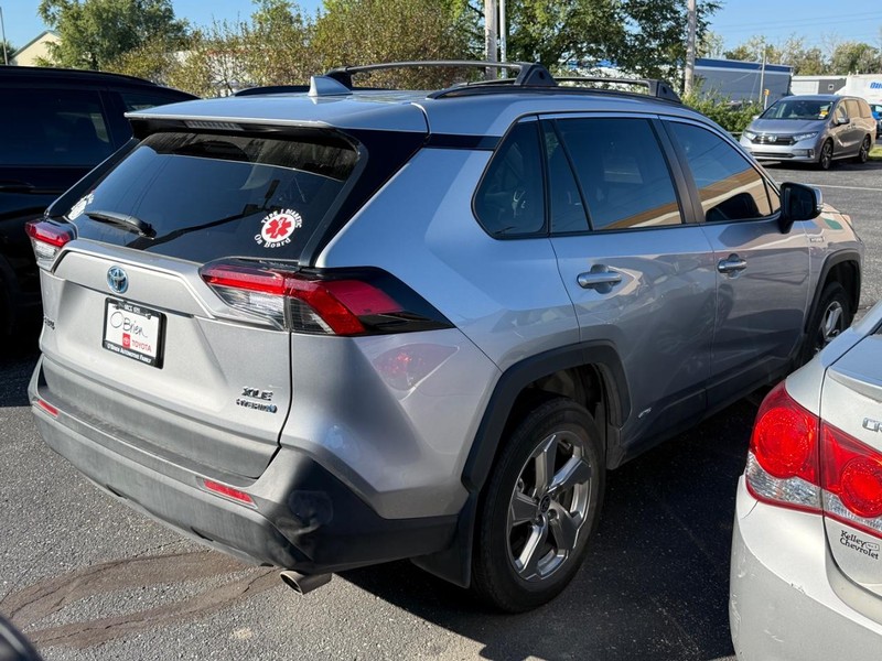 Toyota RAV4 Vehicle Image 04
