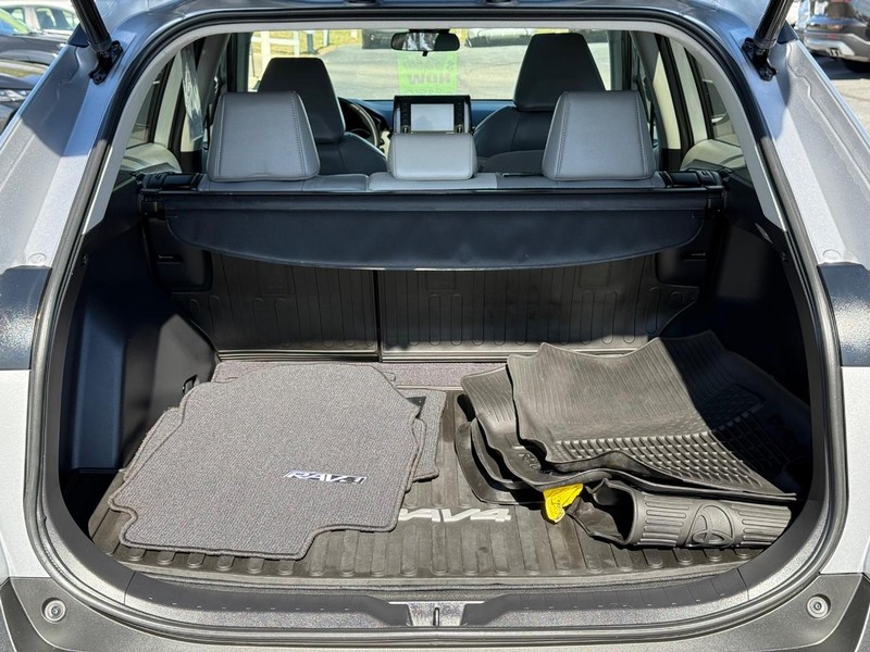 Toyota RAV4 Vehicle Image 07