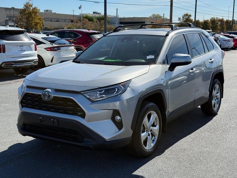 Toyota RAV4 Vehicle Image 09