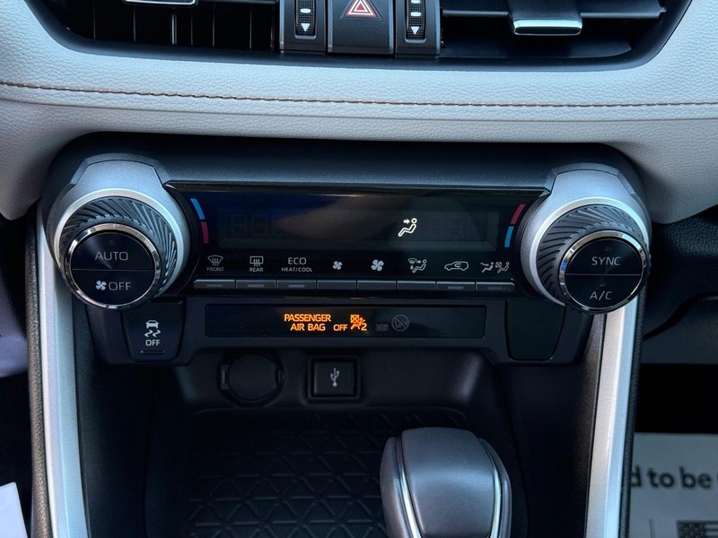 Toyota RAV4 Vehicle Image 20