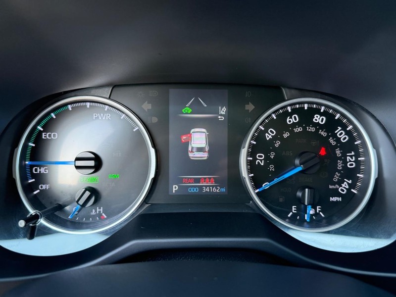 Toyota RAV4 Vehicle Image 24