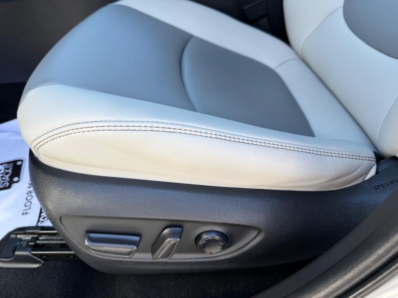 Toyota RAV4 Vehicle Image 27