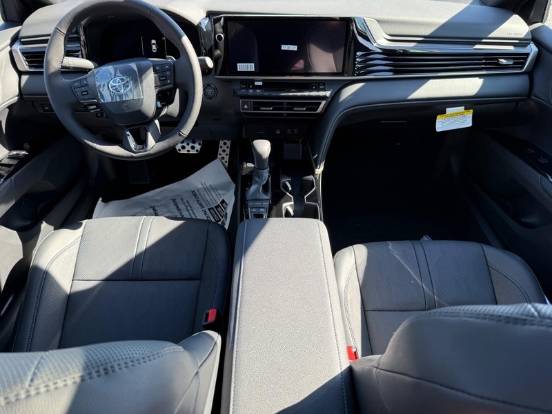 Toyota Camry Vehicle Image 06