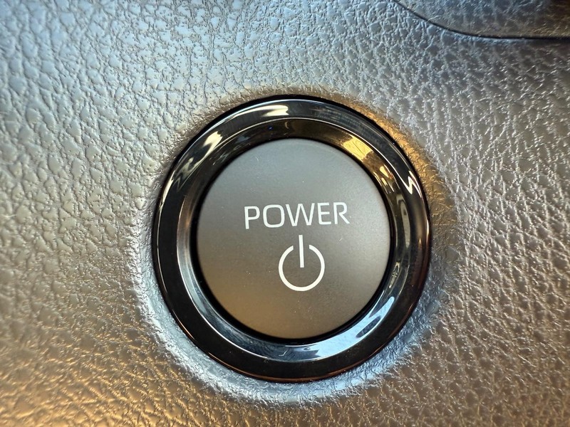 Toyota Camry Vehicle Image 10