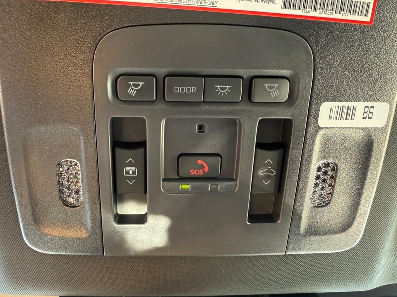 Toyota Camry Vehicle Image 16