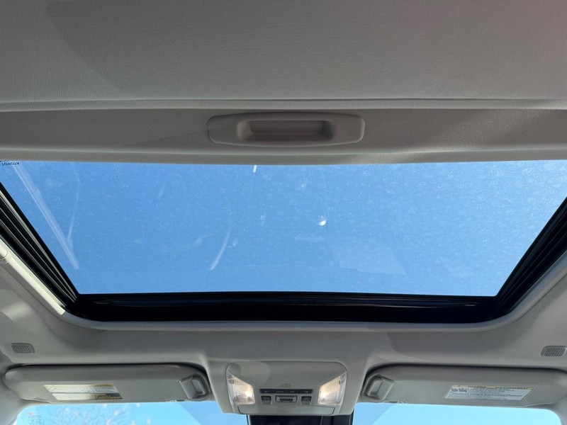 Toyota RAV4 Vehicle Image 05