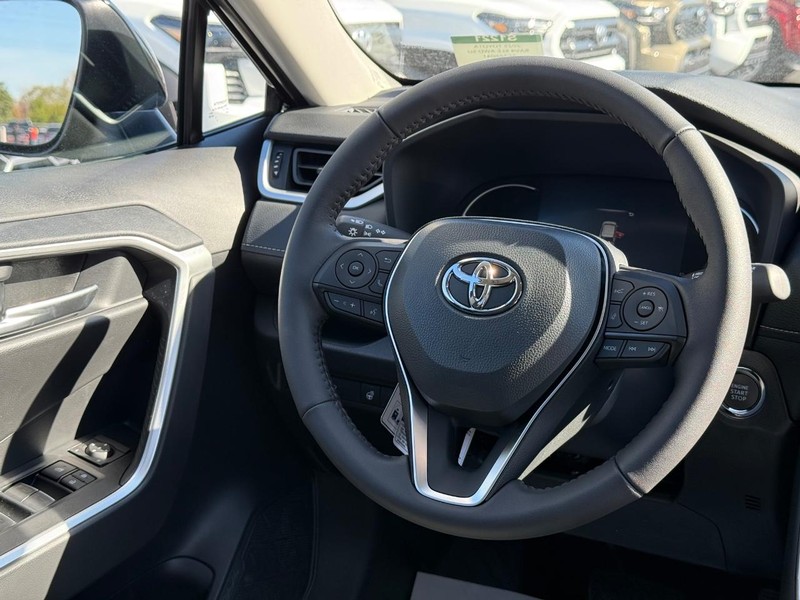 Toyota RAV4 Vehicle Image 07