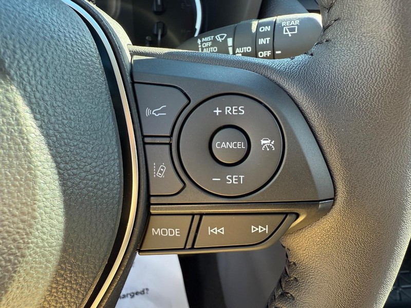 Toyota RAV4 Vehicle Image 09