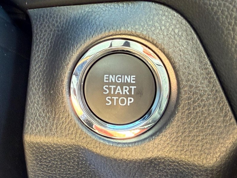 Toyota RAV4 Vehicle Image 10