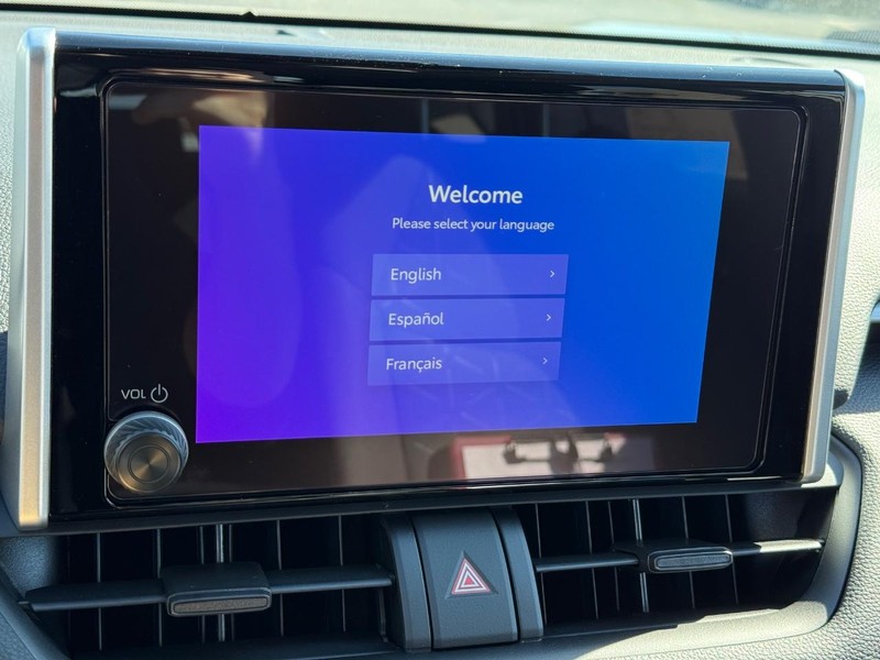 Toyota RAV4 Vehicle Image 12