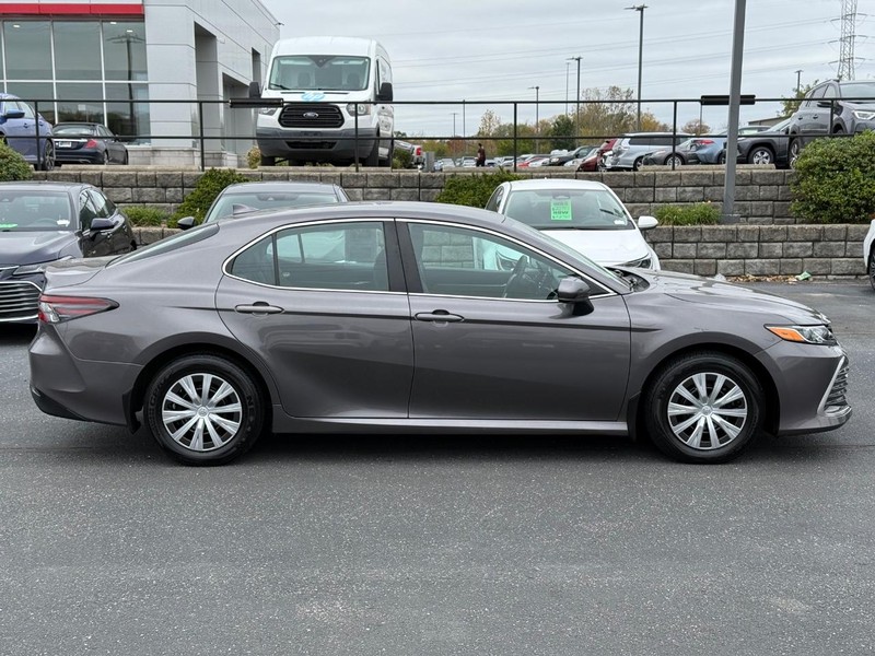 Toyota Camry Vehicle Image 02