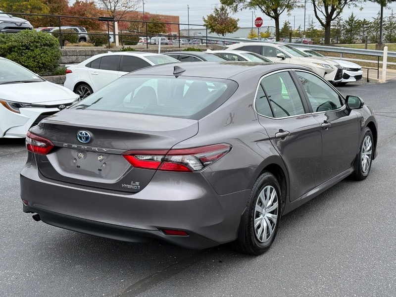 Toyota Camry Vehicle Image 03