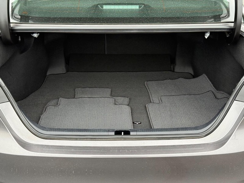 Toyota Camry Vehicle Image 07