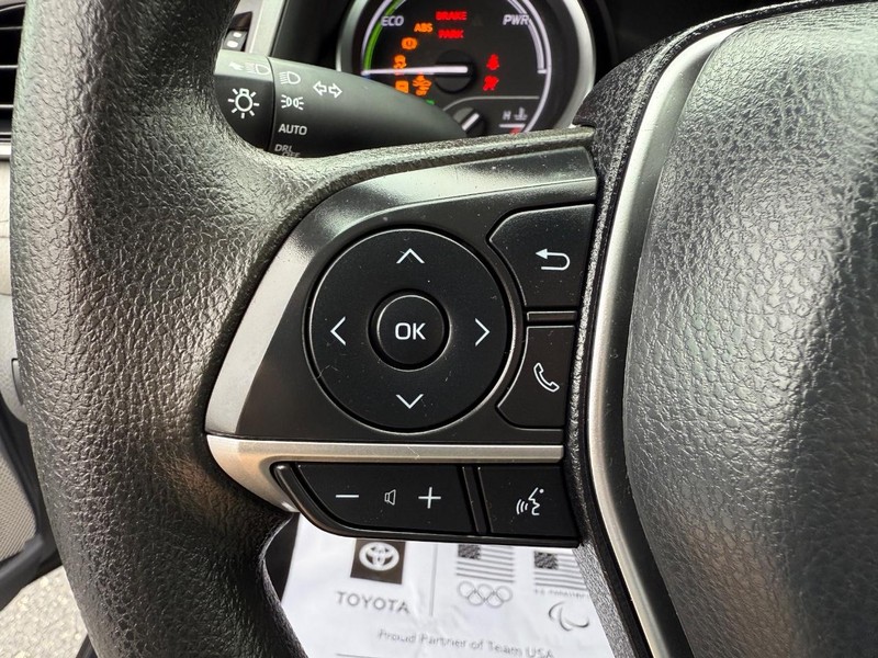 Toyota Camry Vehicle Image 13