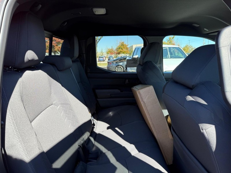 Toyota Tacoma 4WD Vehicle Image 04