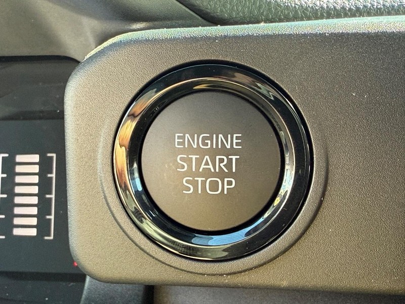 Toyota Tacoma 4WD Vehicle Image 09