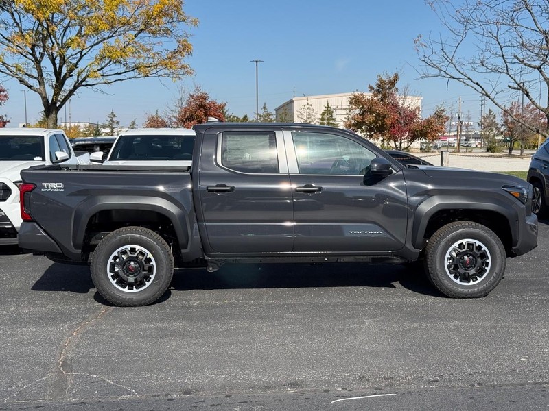 Toyota Tacoma 4WD Vehicle Image 02