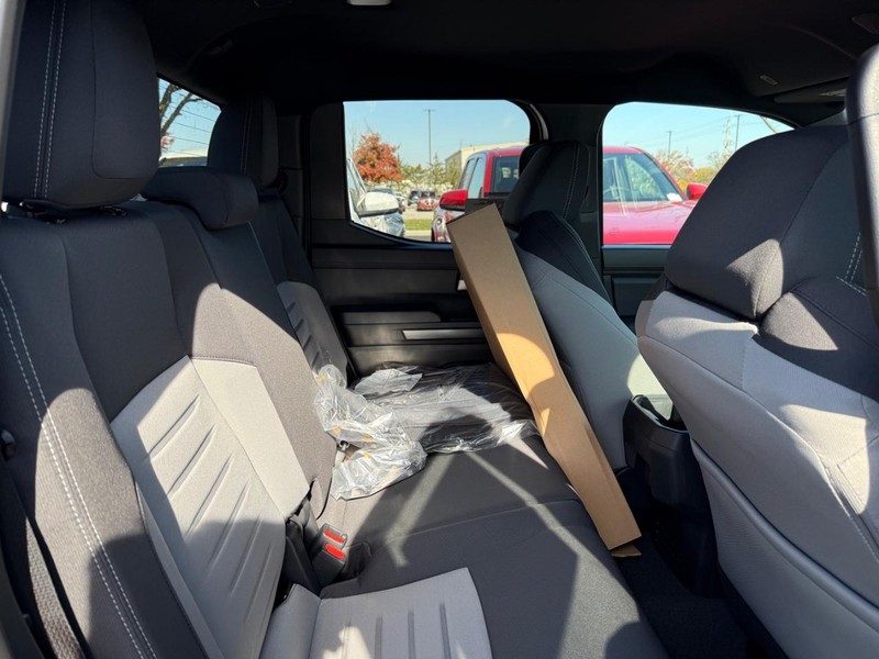 Toyota Tacoma 4WD Vehicle Image 04