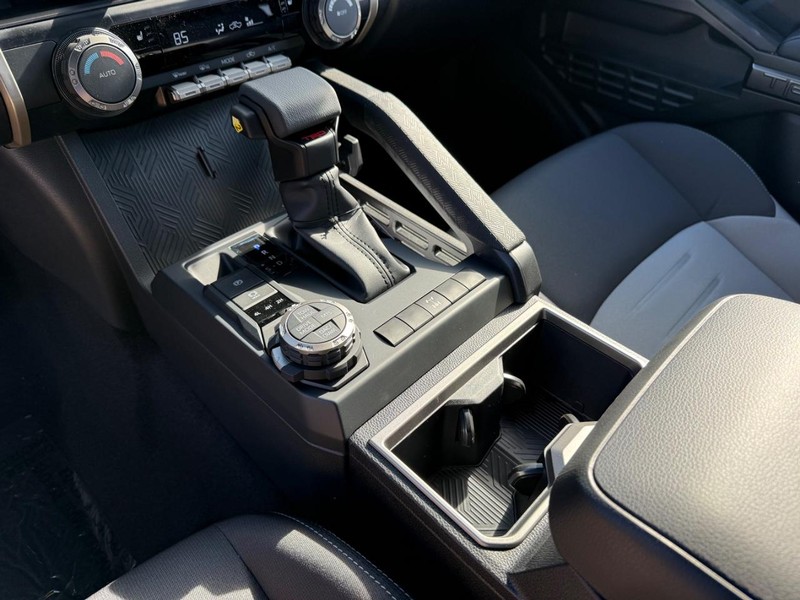 Toyota Tacoma 4WD Vehicle Image 14