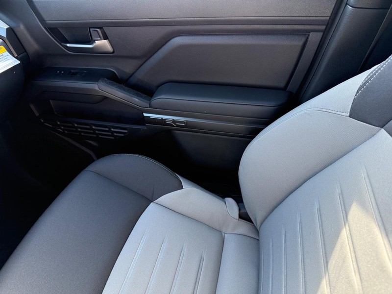 Toyota Tacoma 4WD Vehicle Image 15