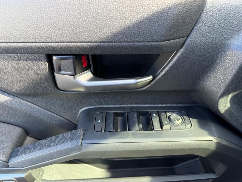 Toyota Tacoma 4WD Vehicle Image 18