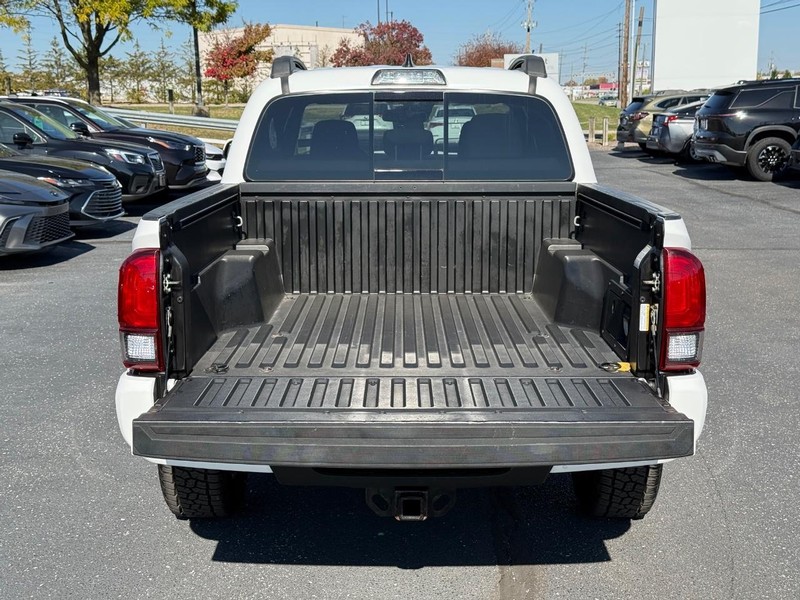 Toyota Tacoma 4WD Vehicle Image 07