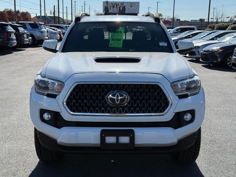 Toyota Tacoma 4WD Vehicle Image 09