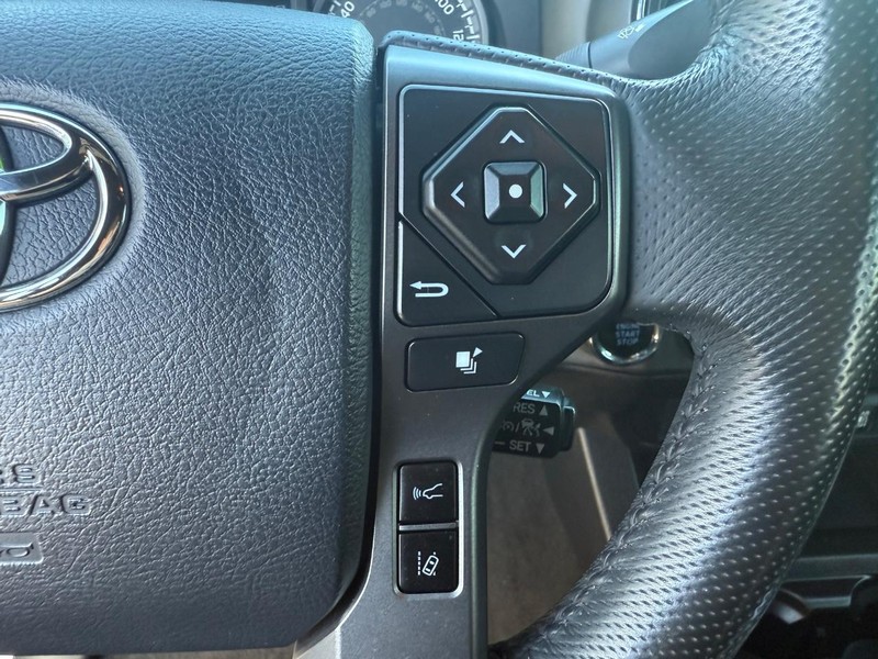 Toyota Tacoma 4WD Vehicle Image 14