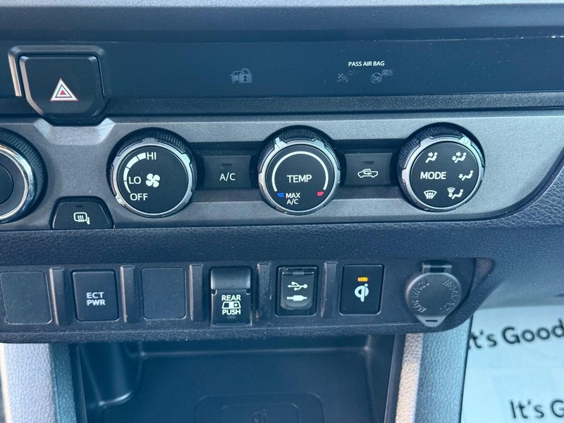 Toyota Tacoma 4WD Vehicle Image 18