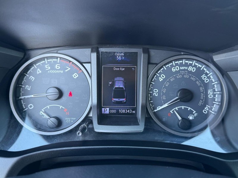 Toyota Tacoma 4WD Vehicle Image 21