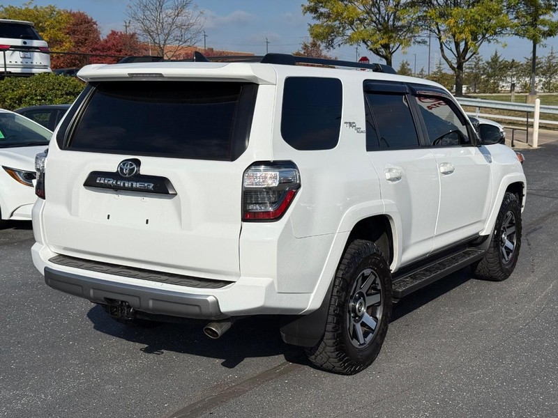 Toyota 4Runner Vehicle Image 03