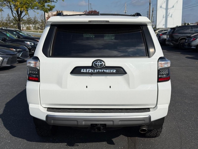 Toyota 4Runner Vehicle Image 04