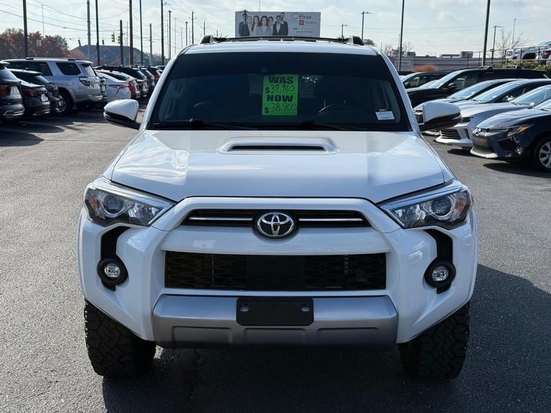 Toyota 4Runner Vehicle Image 09