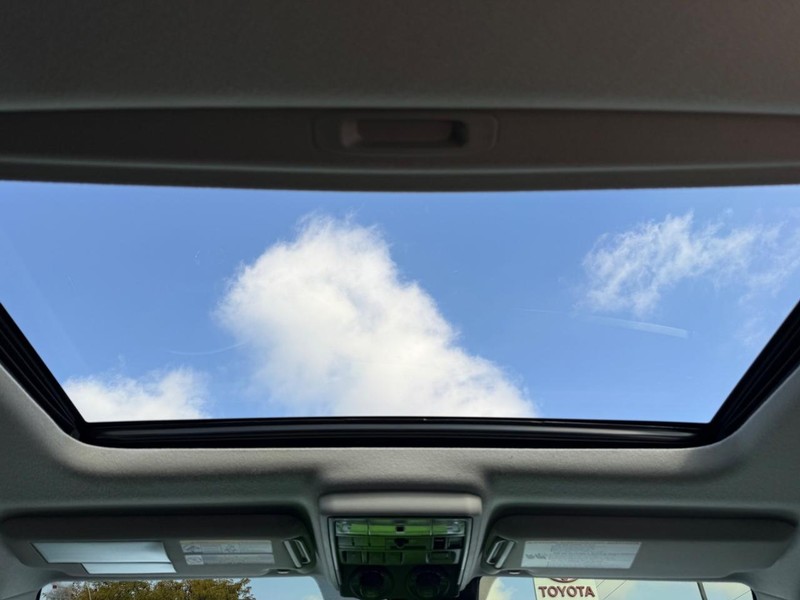 Toyota 4Runner Vehicle Image 11