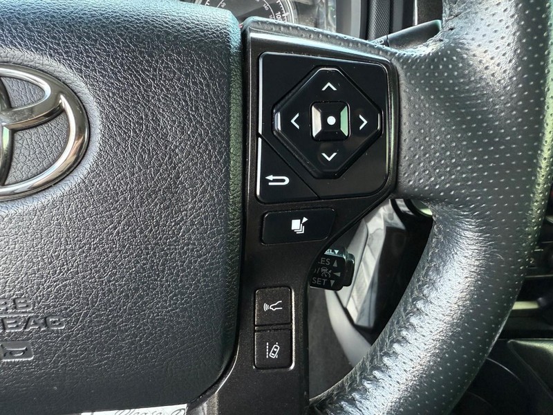 Toyota 4Runner Vehicle Image 15